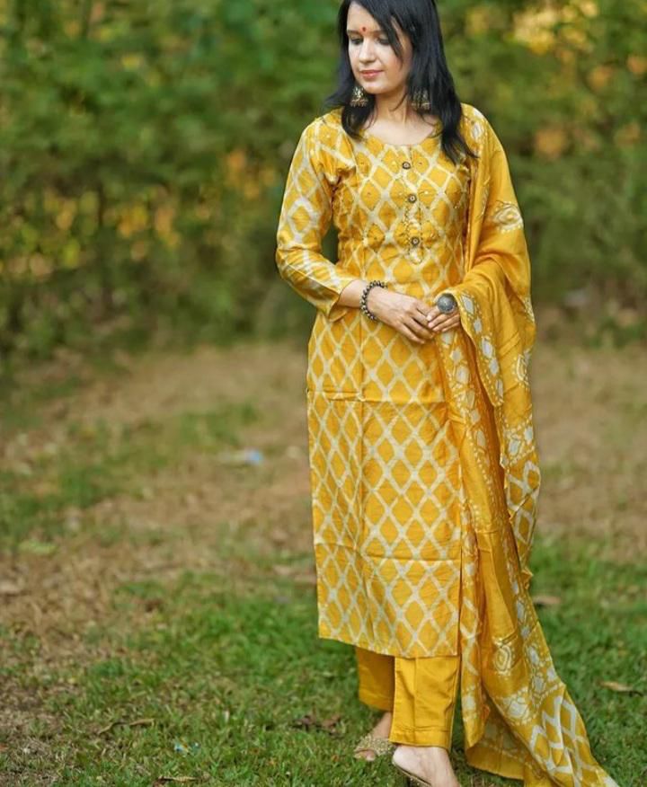 Ethnic Heavy Reyon Hand Wark Kurti With Pant