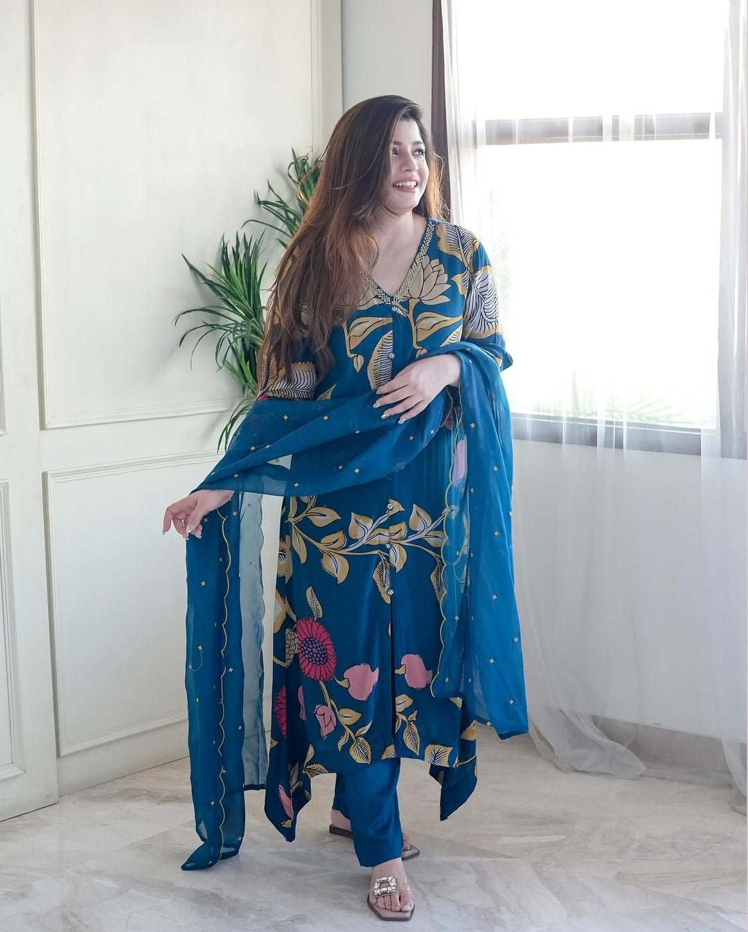 Crepe handwork kurta set with organza dupatta