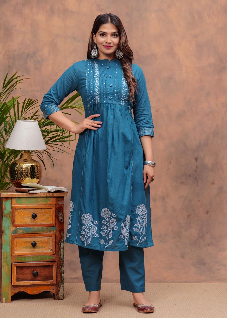 Women bLUE Printed Straight Kurta Suit Set