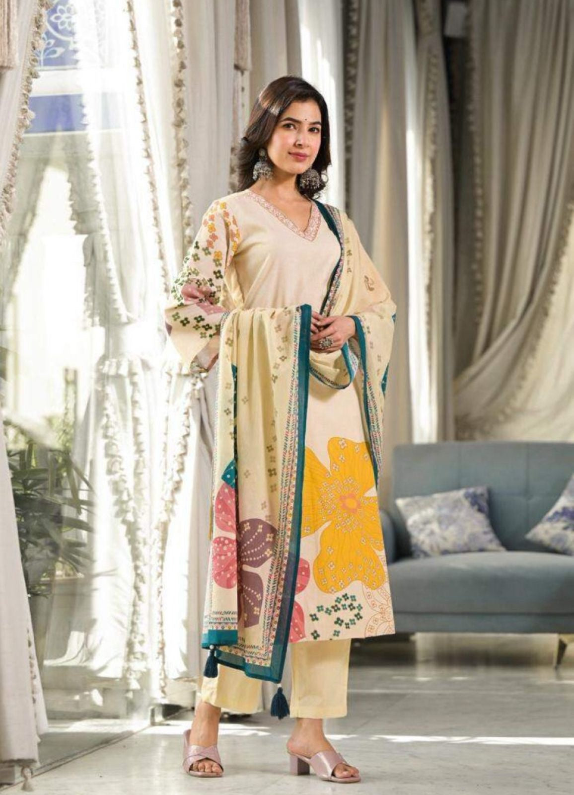 Elegant Pure Muslin Suit Set Beautifully Decorated With Beautiful Flower Print And Lace Detailing dupatta