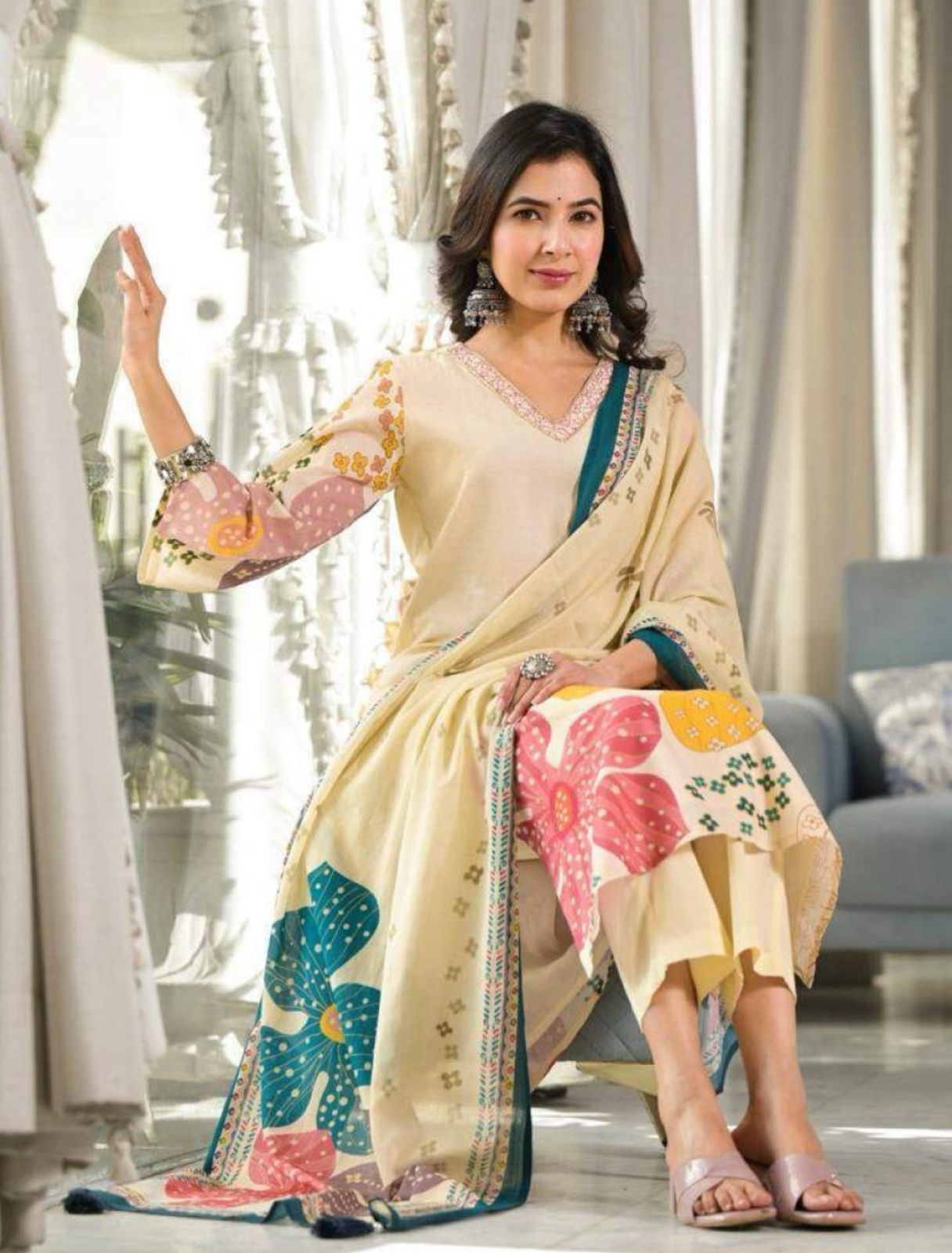 Elegant Pure Muslin Suit Set Beautifully Decorated With Beautiful Flower Print And Lace Detailing dupatta