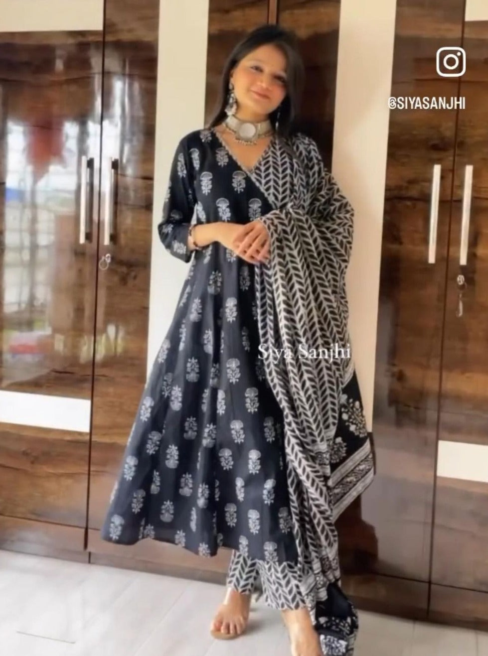 Nyra Cut Kurti Pure Cotton | Chicken Kari Embroidery