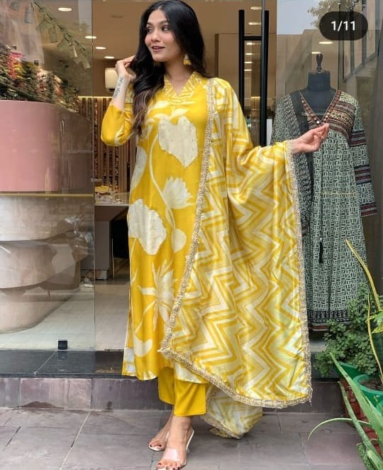 Muslin digital print kurti pant dupatta set