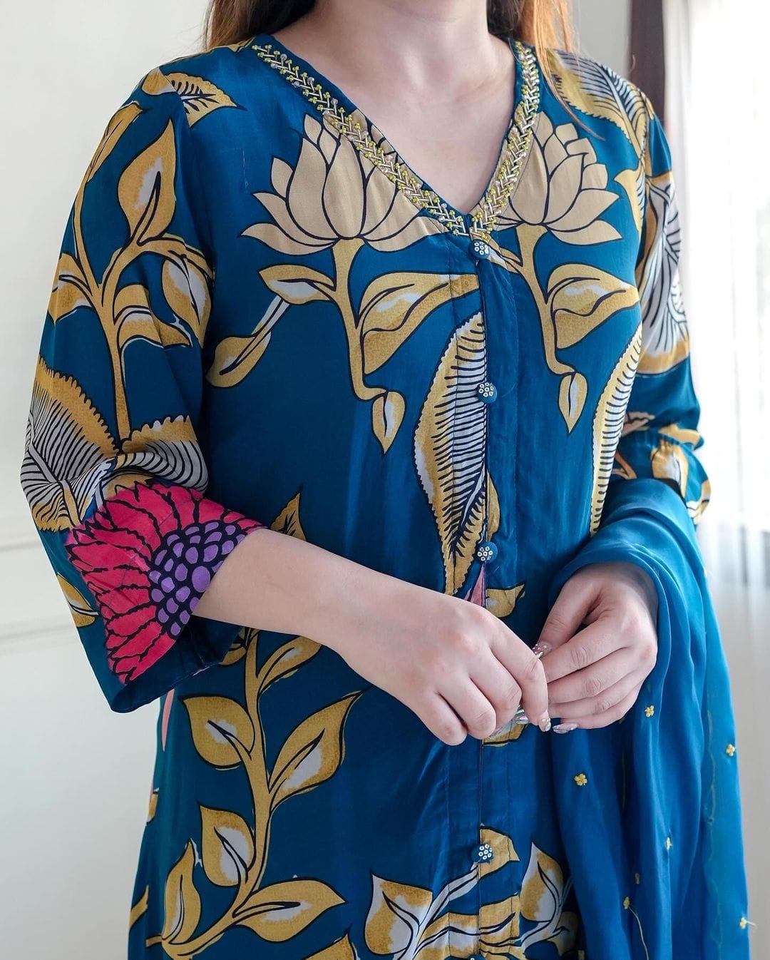 Crepe handwork kurta set with organza dupatta