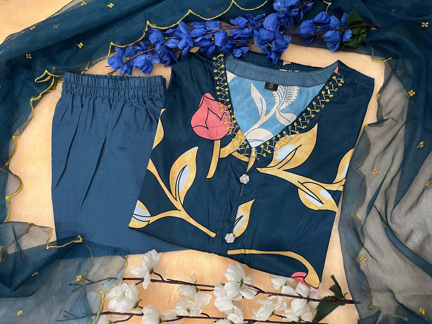 Crepe handwork kurta set with organza dupatta