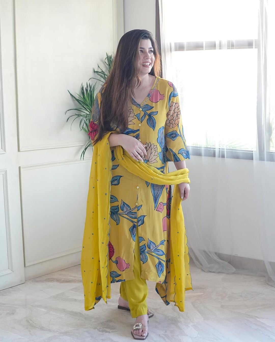 Crepe handwork kurta set with organza dupatta