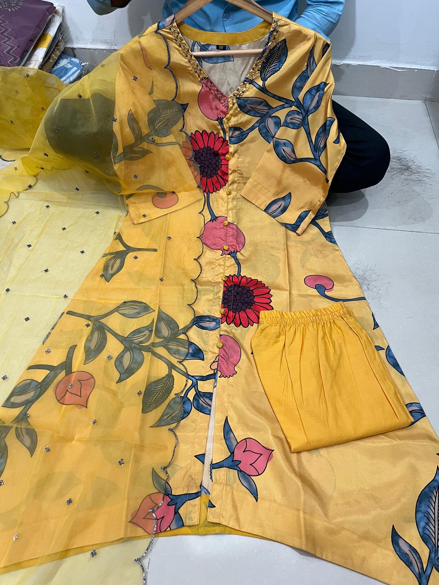 Crepe handwork kurta set with organza dupatta