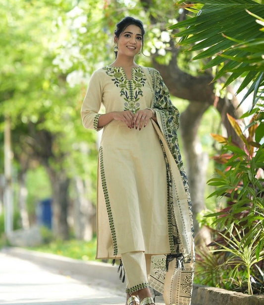 Beautiful Kurta pant paired with art silk dupatta