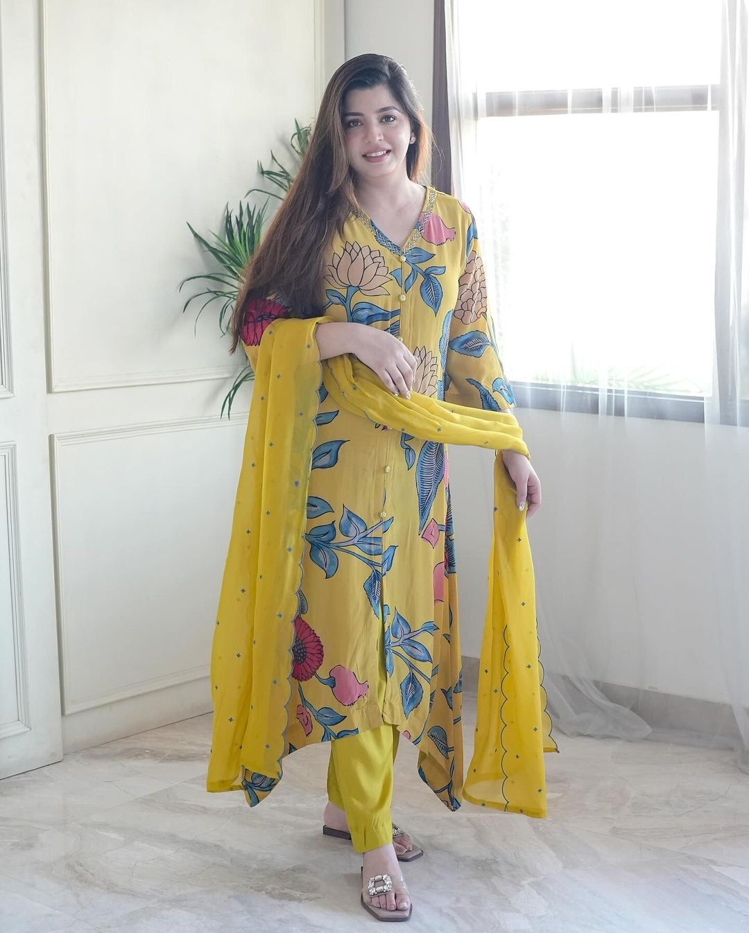 Crepe handwork kurta set with organza dupatta