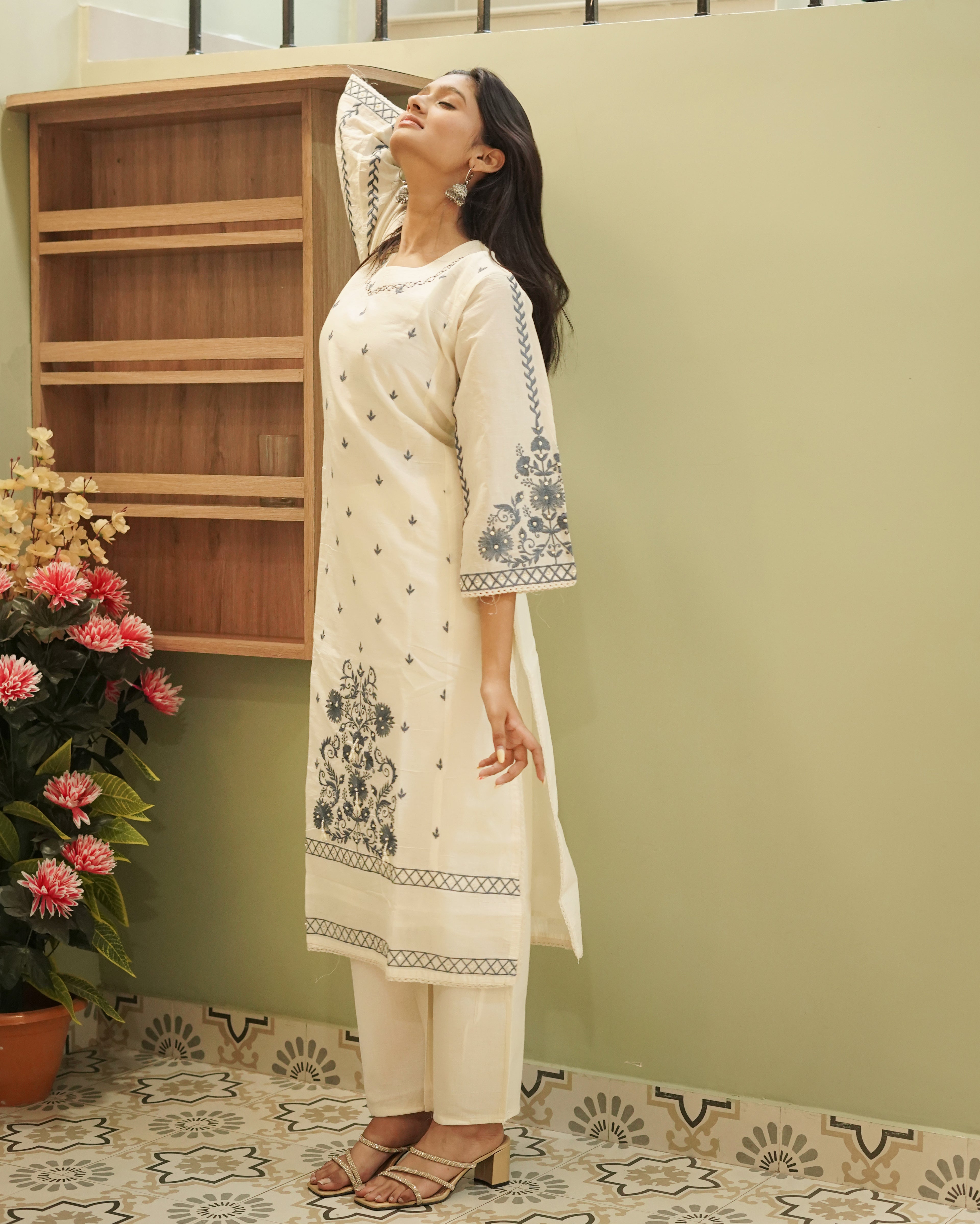 Ivory Grace Embroidered Kurta Set with Dupatta
