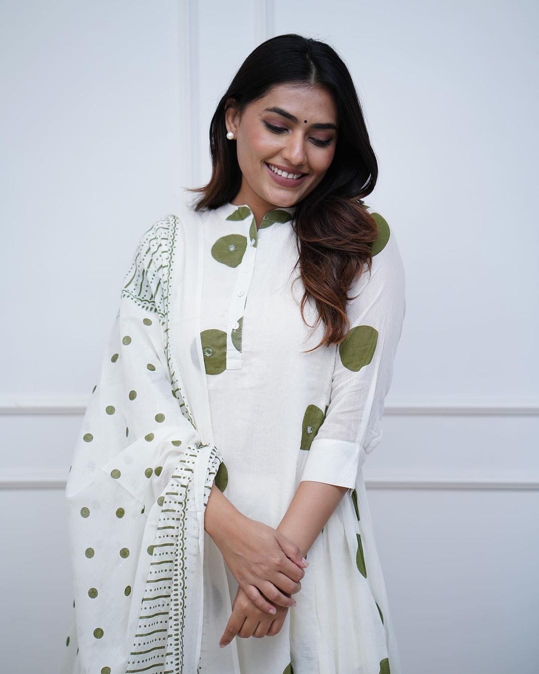 PRINTED KURTI WITH HAND EMBRIODARY ON KURTI WITH MULMUL DUPPATTA
