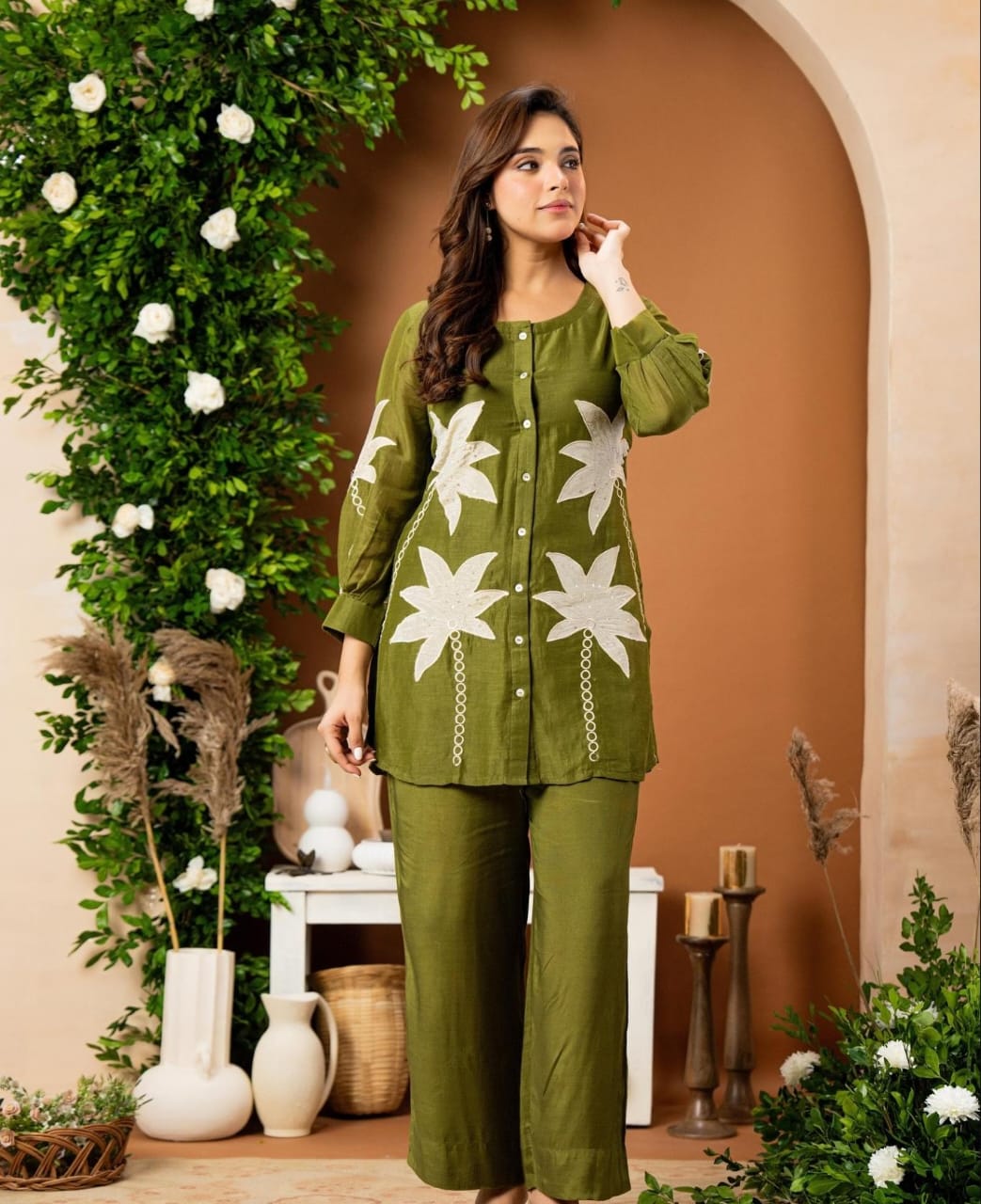Amazing Musln Co-Ord Set With Flower Embroidery