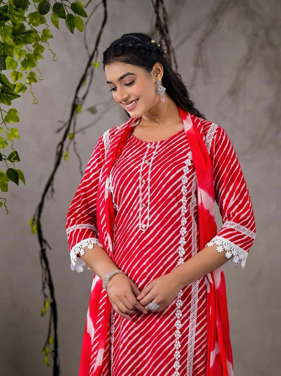 RED Lehriya 3 Pc Suit