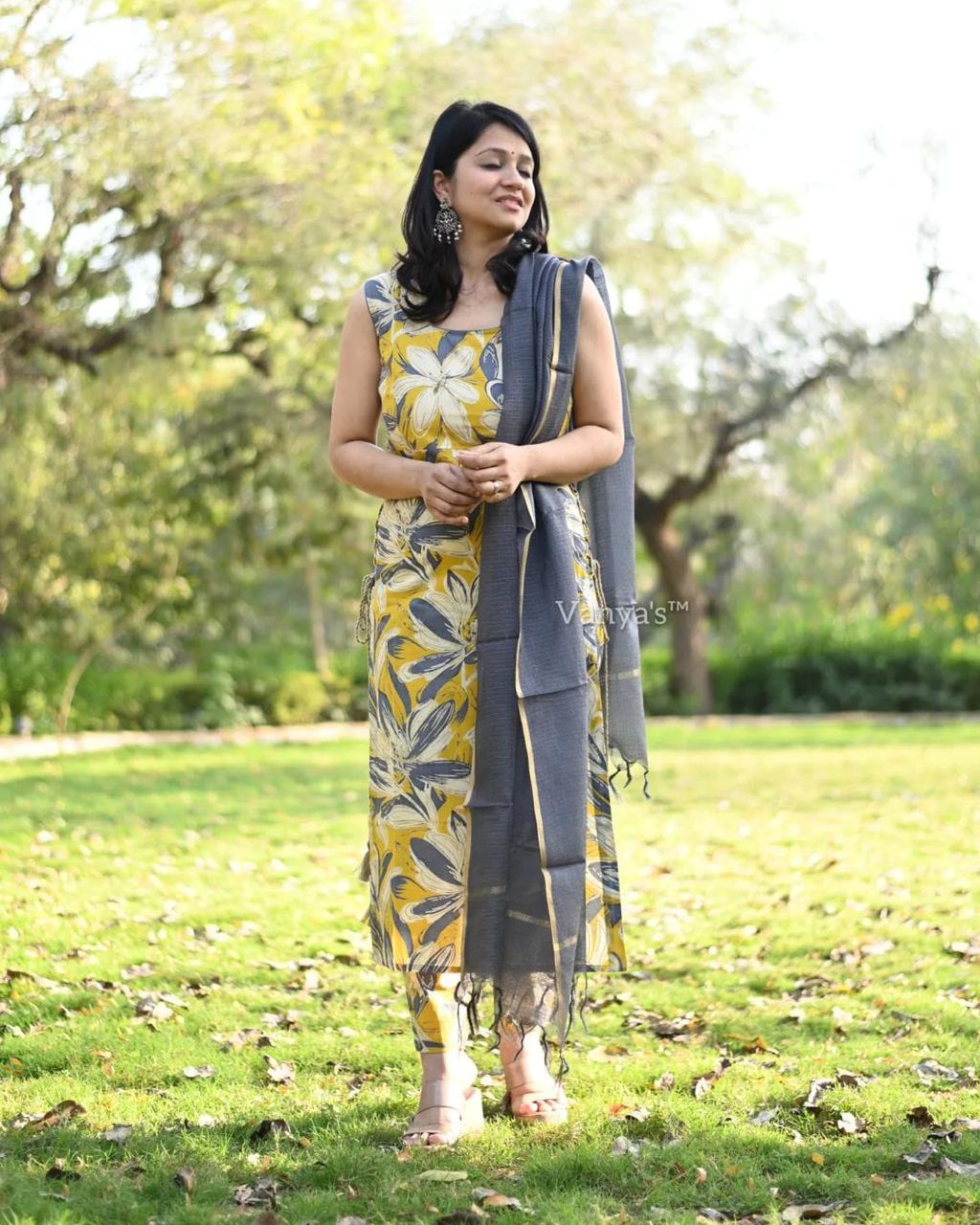 YELLOW COTTON SIDE SLIT SLEEVLESS 3PCS SET