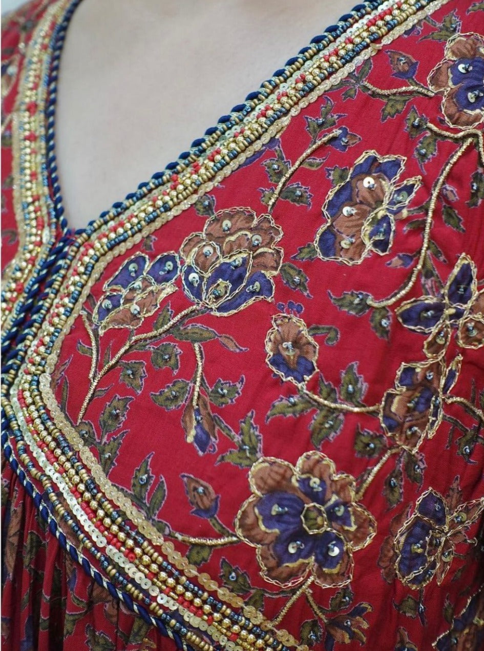 Side Slit Nayra Cut Muslin Three Piece Kurti Set
