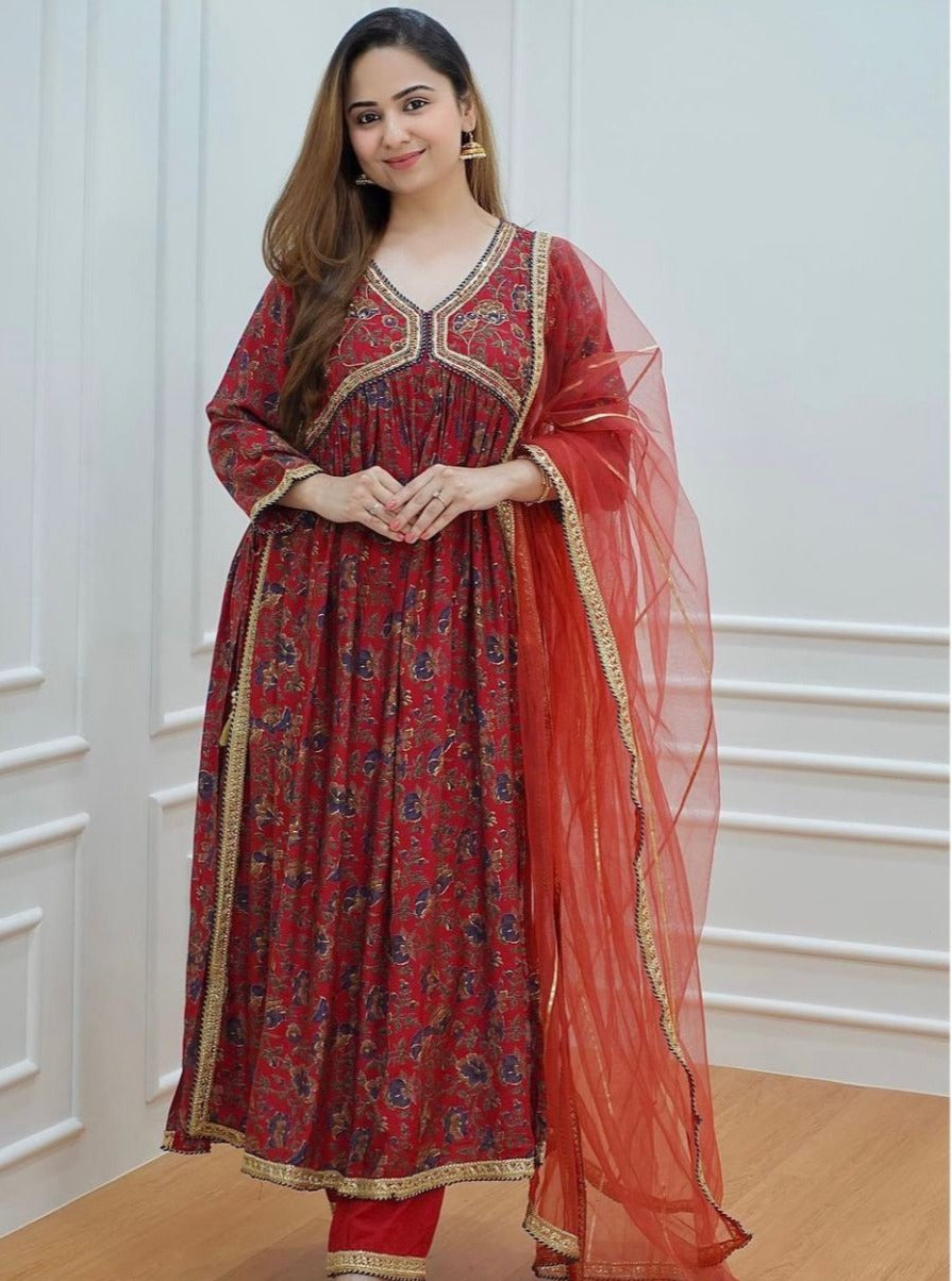 Side Slit Nayra Cut Muslin Three Piece Kurti Set